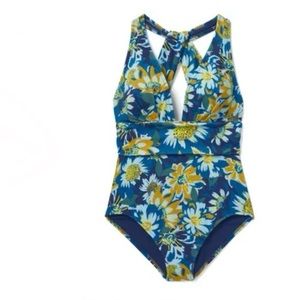 Adore Me Swimsuit‎